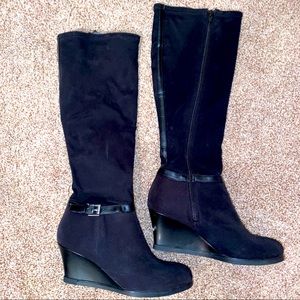 Wedge boots